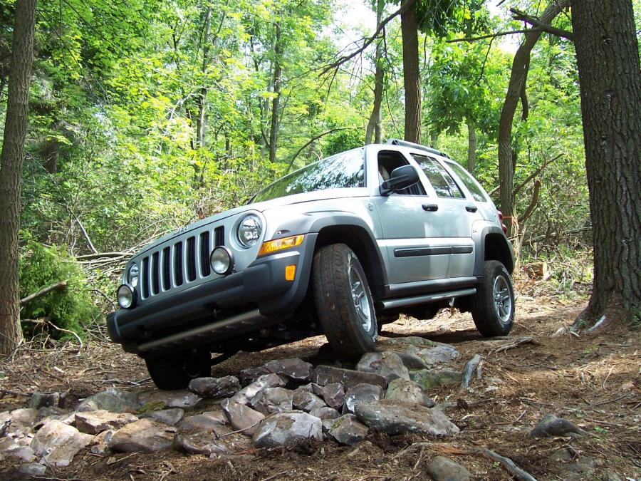  Jeep Liberty Renegade 2004 года  (фото 10 из 18)